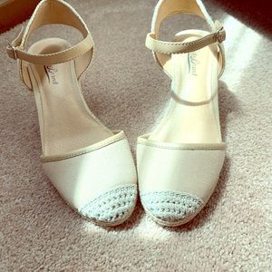 Lucky Brand closed toe wedge shoe